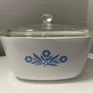 Corningware Blue Cornflower 1 3/4 Quart Casserole Dish with Glass Lid. 1960-61‎